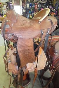 16" USED CRATES A FORK ROPING SADDLE 3 1072