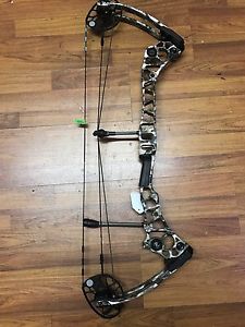 Right Handed Mathews Halon X (Lost Camo, 70#/27.5")