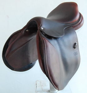 17.5" CWD SE01 SADDLE (SO22885) VERY GOOD CONDITION !! - XVD