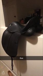 17" Warendorf Single Flap Dressage Saddle