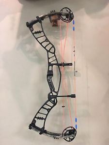 HOYT NITRUM 34 RIGHT HAND 70 PD #2 CAM 27-29" DRAW