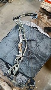 2016 hoyt carbon defiant 34,  27-29 draw length, #70-80