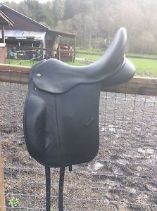 Trilogy Verago Dressage Saddle 18" XW