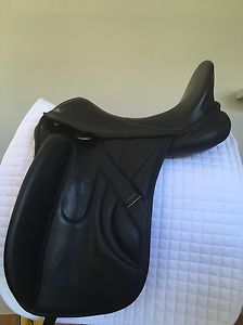 Hennig Princess Dressage Saddle 17" MW Monoflap
