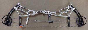 NEW 2014 BEAR AGENDA 7 **RH** 70# 26.5" TO 31" Draw DUEL CAM - COMPOUND BOW