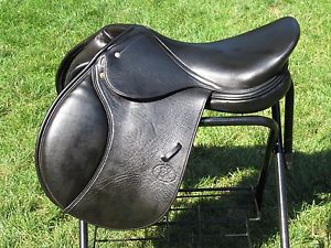 L@@K~Black 17" SCHLEESE VENTURA Close Contact Jumping Saddle~#2 Hennig Tree~EUC