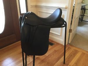Custom Saddle, Signature Series Steffen Advantage, 17.5" Seat, NICE!