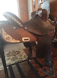 Pro Rider Bear Trap Barrel Saddle 14.5 Very Comfortable Deep Seat