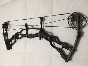 Hoyt Carbon Spyder Turbo 70lb 30" Near Mint