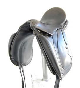 17.5" TOULOUSE DRESSAGE SADDLE (SO20855) GOOD CONDITION!!! - XVD