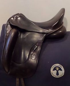 HENNIG 17.5" W SOFA DRESSAGE SADDLE 0460