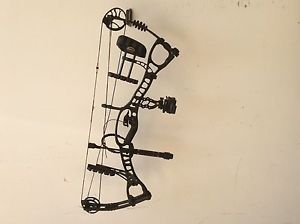 Hoyt CRX 35 bow, arrows, quiver, octane stabilizer...