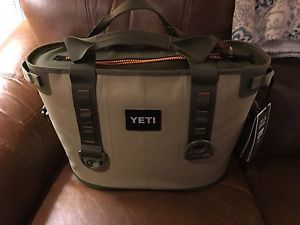 BRAND NEW YETI Hopper 20 Soft Side Cooler Field Tan/Blaze Orange *AUTHENTIC*