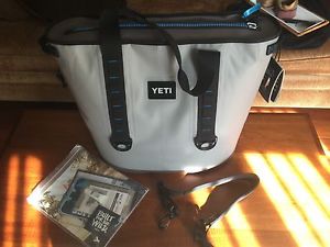 Brand New 100% Authentic Yeti Hopper 40 Soft Side Cooler Fog Gray/Tahoe Blue