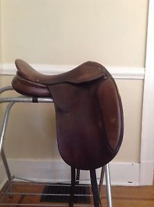 Lauriche dressage saddle