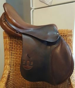 Bruno Delgrange Saddle 19 in Virtuose 2011 Close Contact Jumping