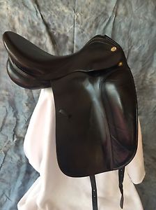 Prestige 2000 Dressage Saddle 17' 35 Extra Wide