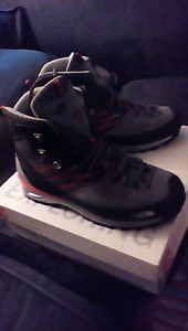 north face gtx lightpacker mountain hiking boots, brand new,size 11,GTX rrp £180