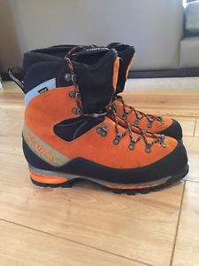 Scarpa Men's Mont Blanc Climbing Boots Size 11 UK Goretex