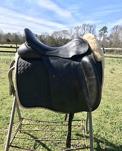 17.5" County Perfection Dressage Saddle M/W Bull Leather "make Offer"