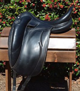 Devoucoux Mendia Dressage Saddle 18” ****NEW LOWER PRICE****