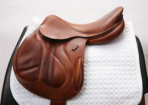 USED DEVOUCOUX CHIBERTA MONOFLAP 18.5" M BROWN JUMPING SADDLE