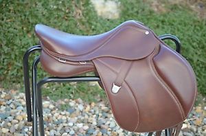 Bates Next Generation Elevation Brown 17" Enlish Equestrian Saddle w/leathers