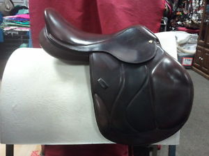 M. Toulouse Marielle Monoflap Jumping Saddle 18" MW Lightly Used