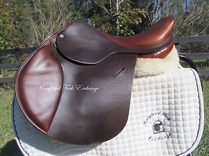 16.5" L'APOGEE French close contact jumping saddle- mint condition! blocks
