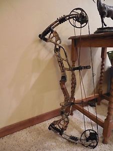 Hoyt Carbon Defiant Bow, RH, RT Xtra Camo, 60-70#, 28-30" draw
