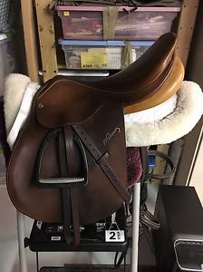 Pessoa 18" Saddle