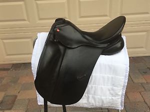 Albion SLK Dressage Saddle 17.5 wide fitting