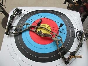 New Hoyt Nitrum 30, Short and compact 26 to 28 inch draw, 60 to 70 lbs, RH