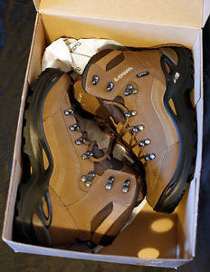 Lowa Womens Renegade GTX Mid S Boots Size 7 Narrow