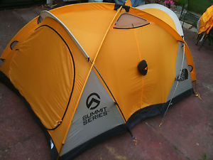 The North Face Mountain 25 Summit Series Tent Excellent Used Condition