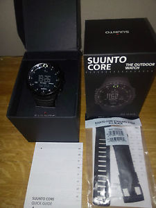 SUUNTO CORE ALL BLACK Military + extra original strap.