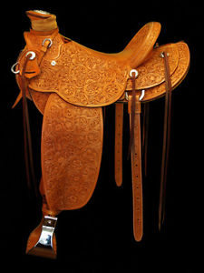 EQUESTRIAN HORSE// western hot seat leather saddle free headstall