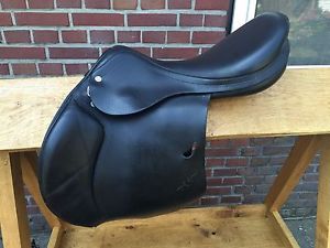 17'5 Equipe Emporio close contact/jump saddle 2013