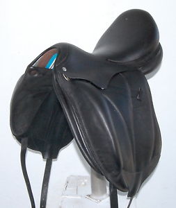 18" VOLTAIRE ADELAIDE DRESSAGE SADDLE (SO16912) VERY GOOD CONDITION !! - DWC