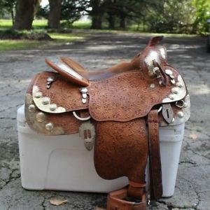 GORGEOUS BLUE RIBBON WESTERN SHOW SADDLE