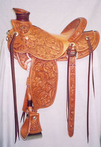 TAN COLOUR ON WESTERN LEATHER SADDLE 17'' WITH TACK SET