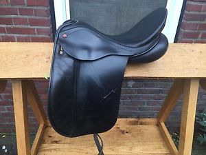 17'5 Albion Legend K2 Genesis dressage saddle