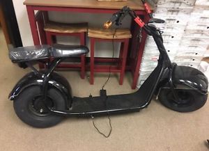 Fat Tire Scroozer Electric City Scooter - Lithium Ion Battery (Black)