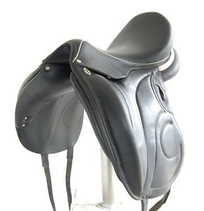 18" DEVOUCOUX LOREAK DRESSAGE SADDLE (S022816) EXCELLENT CONDITION !!  DWC