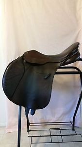 RARE 17" Bates Caprilli Close Contact Jumping Saddle--Made With Buffalo Leather!