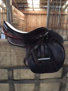 Stubben Siegfried Saddle - 17" 32cm tree