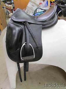 Verhan Odyssey Dressage Saddle 17 1/2" M Used & Good Condition