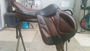 JRD monoflap saddle, 17.5, med tree (28cm) w/ shoulder gussets, wool flocked