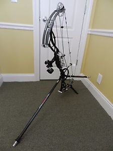 BOWTECH FANATIC Fantastic Condition, Everything you need is included! Target Bow