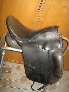 Albion Ultima Dressage Saddle 17'' seat